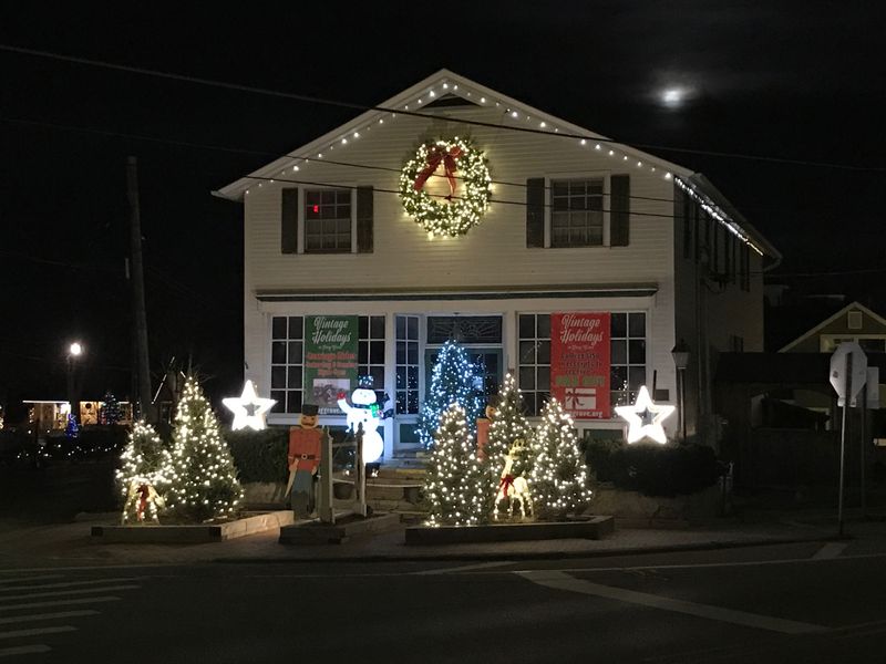 Illinois Christmas Markets That Fill Up Before You Know It - Decor Hint Long Grove Vintage Christmas