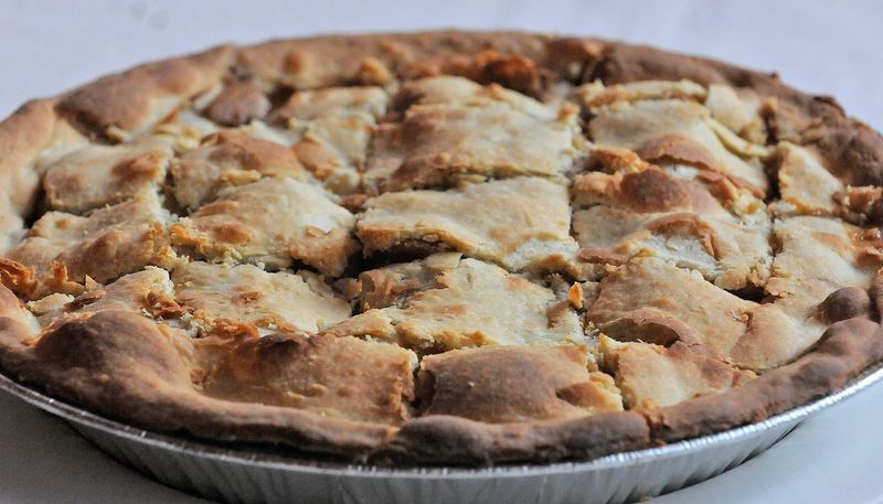 Homestyle Massachusetts: Old-Fashioned Recipes Still Loved Today - Decor Hint Apple Pandowdy
