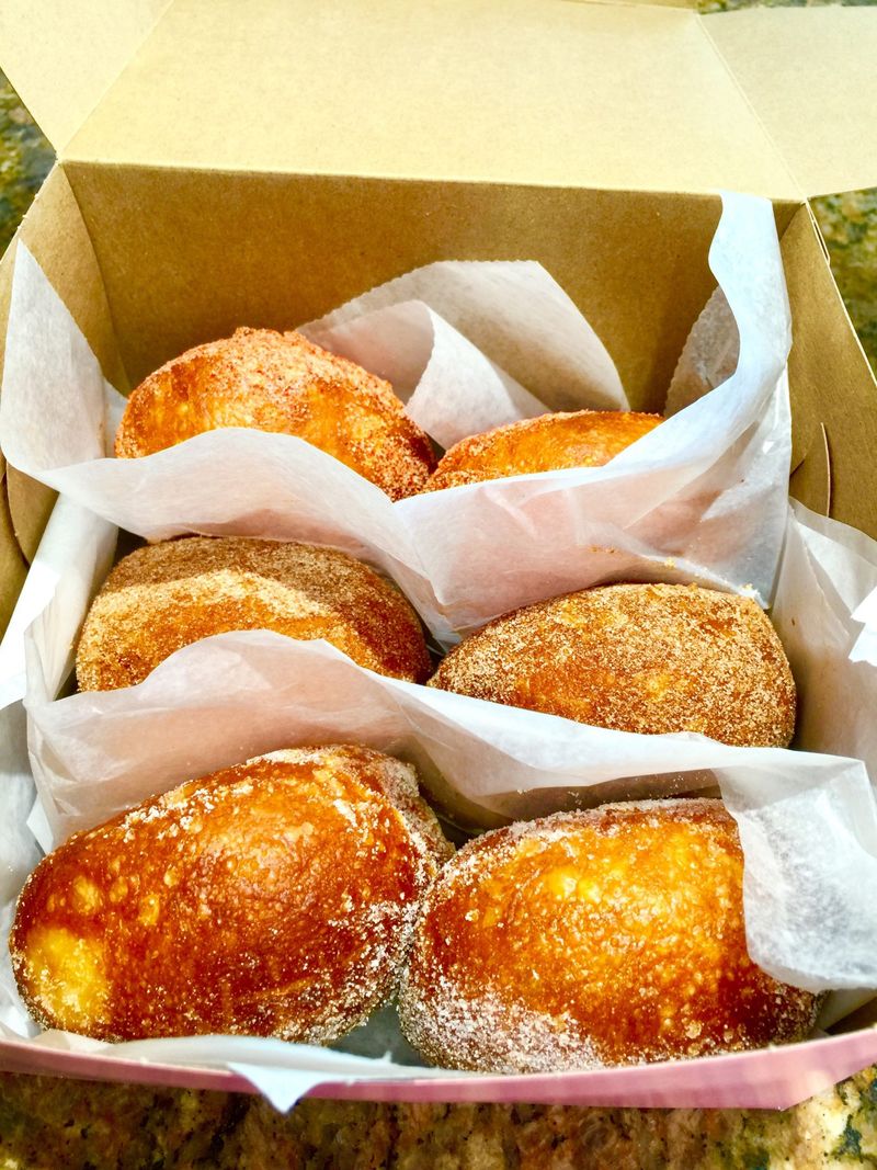 Hawaii Restaurants Serving Dishes You Can't Forget - Decor Hint Malasadas At Leonard's Bakery