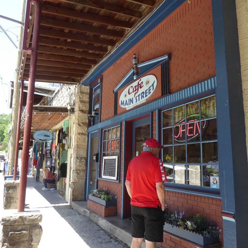 Illinois Small-Town Restaurants Known For Their Charm - Decor Hint Main Street Cafe