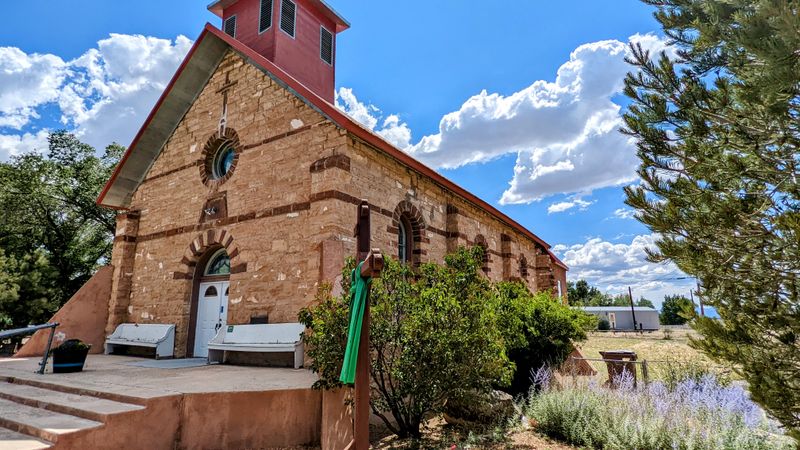 Funny Things Travelers Do In New Mexico That Locals Love To Tease - Decor Hint Starting A Linguistic War Over Luminarias Versus Farolitos