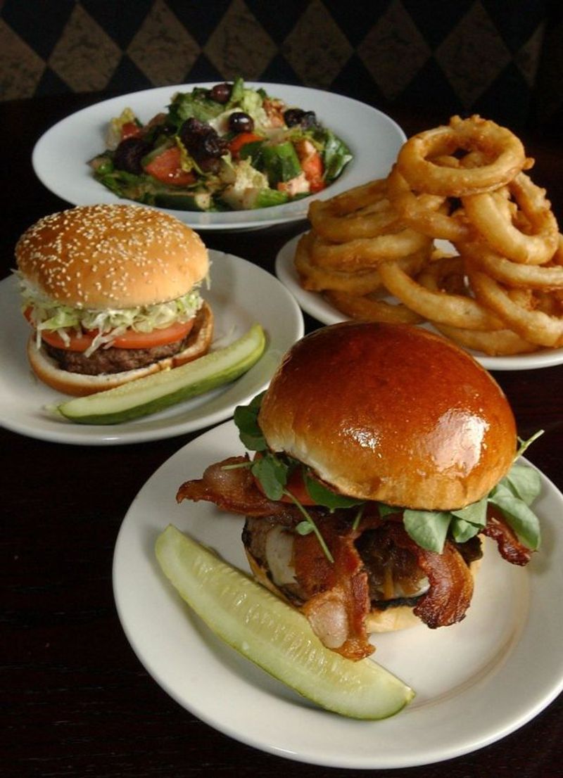 11 Michigan Restaurants Locals Love But Most People Miss - Decor Hint Redcoat Tavern, Royal Oak