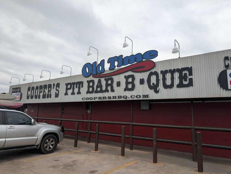 Cooper's Old Time Pit Bar-B-Que – Llano