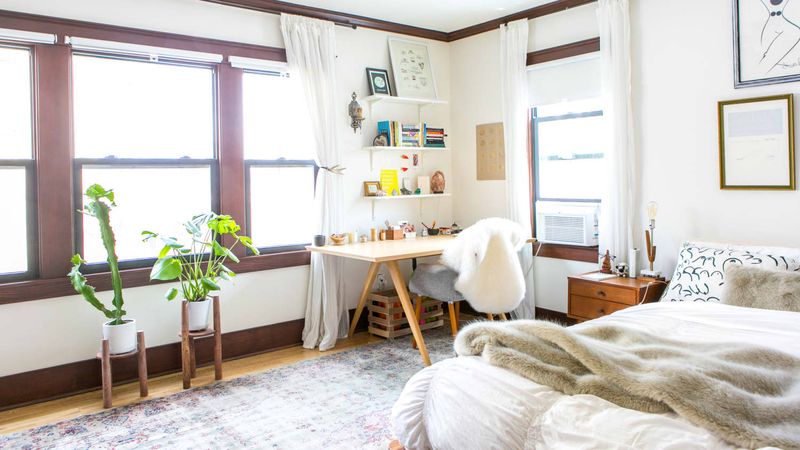 22 Bedroom Traits That Could Make Buyers Hesitant - Decor Hint Bedrooms Used As Storage Or Office