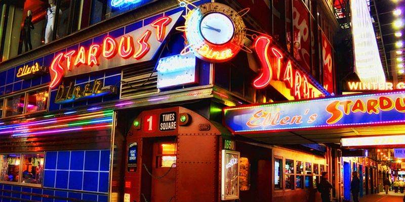13 Retro Diners Across Nevada Serving Up Comfort Food Just Like The Good Old Days - Decor Hint Stardust Diner