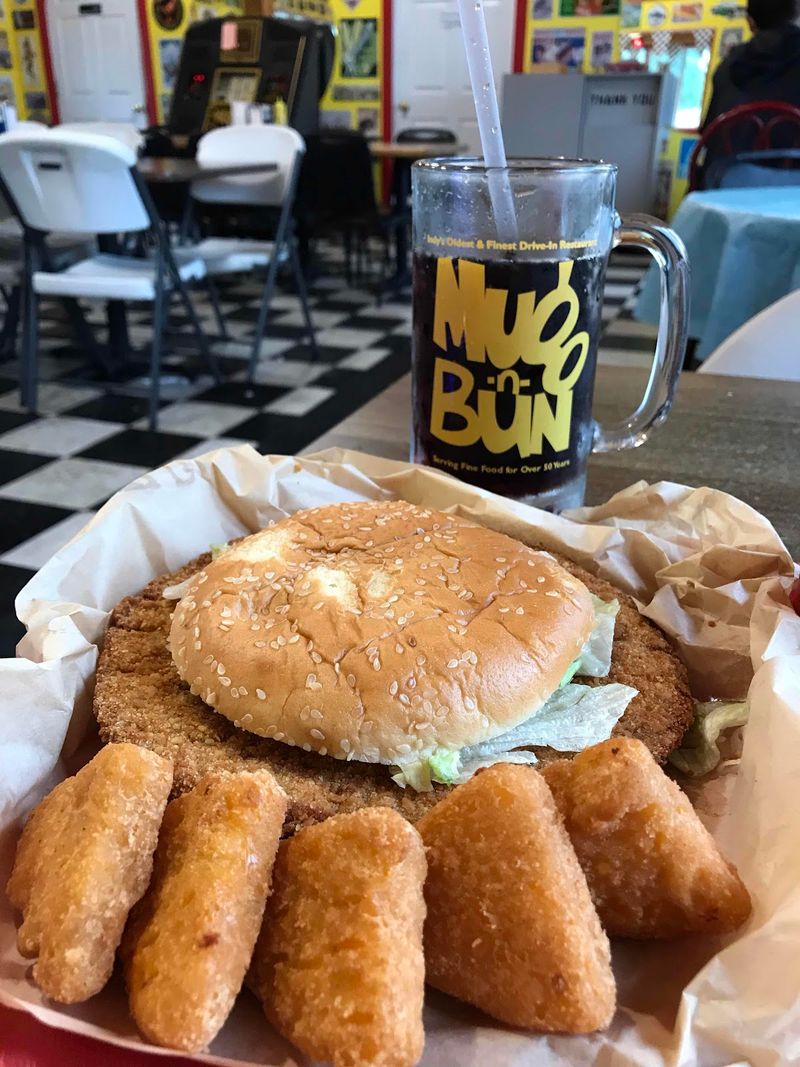 10 Indiana Pork Tenderloin Sandwiches Too Big For The Bun - Decor Hint Mug'n Bun Drive-In in Indianapolis