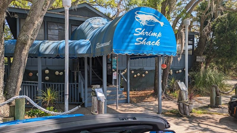 18 South Carolina Fried Fish Spots Locals Swear By For True Lowcountry Flavor - Decor Hint Shrimp Shack – St. Helena Island