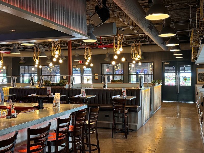 Minnesota Restaurants Bringing A Taste Of The Shoreline Up North - Decor Hint Crafty Crab