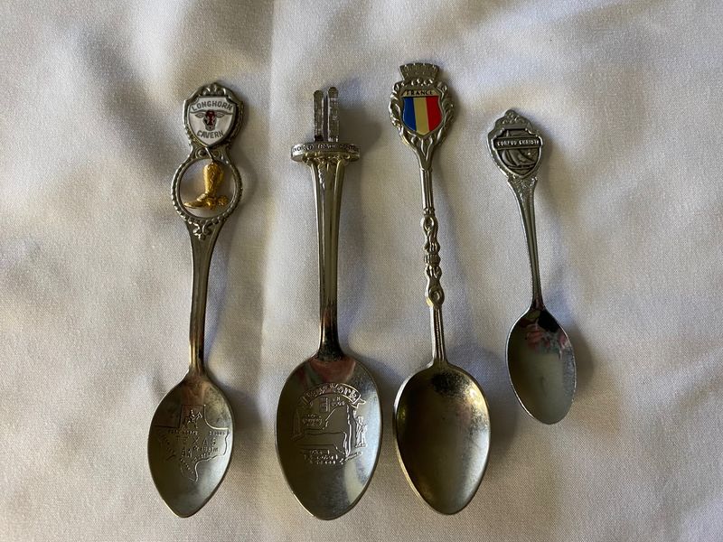 17 New York Collectibles Market Shifting – 7 Items Already Losing Serious Value - Decor Hint New York World's Fair 1964-1965 Souvenir Spoons