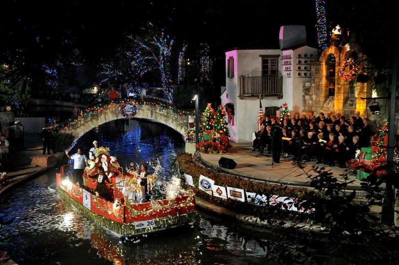 Ford Holiday River Parade, San Antonio