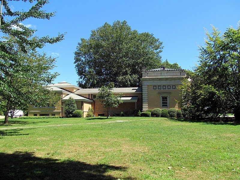 Beautiful Spots That Prove This Connecticut Coastal Town Is A True Hidden Treasure - Decor Hint Stonington Free Library