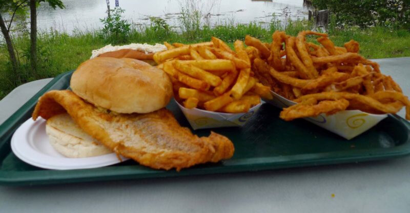 Maine’s Top Lakeside Spots For Perfect Fish Fries