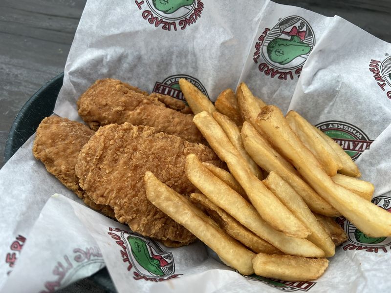 Ohio Restaurants Known For Their Perfectly Fried Fish - Decor Hint Winking Lizard Tavern