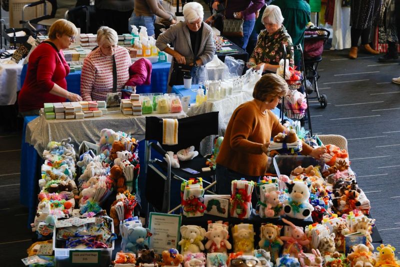 Outdoor Center Holiday Market In Eden Prairie