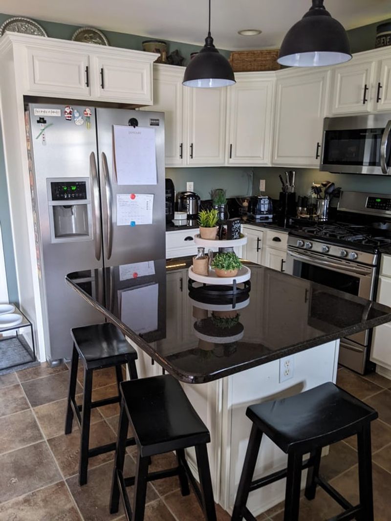 7 Pennsylvania Kitchen Trends Fading Away And 7 Still Looking Great - Decor Hint Polished Finishes Show Every Fingerprint