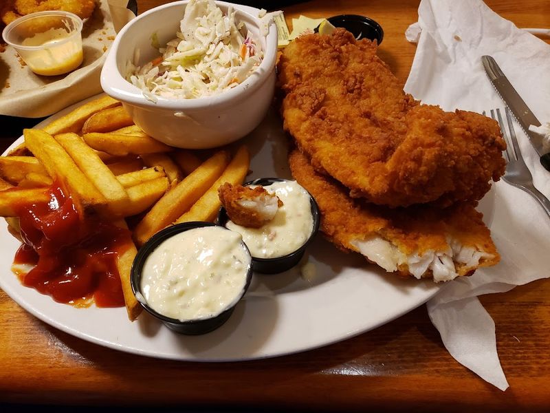 18 South Carolina Fried Fish Spots Locals Swear By For True Lowcountry Flavor - Decor Hint Fatz Café – Statewide