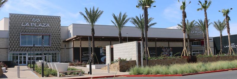 20+ Texas Malls That Shaped Shopping In The Lone Star State - Decor Hint La Plaza Mall