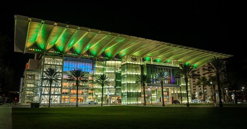 Orlando's 50 Festive Holiday Events You Can Attend For Free - Decor Hint Dr. Phillips Neighborhood Lights