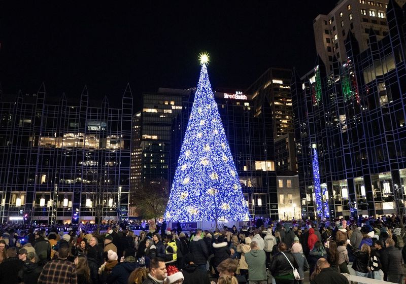 20 Pennsylvania Fall Festivals You'll Want To Experience At Least Once In 2025 - Decor Hint Pittsburgh Light Up Night