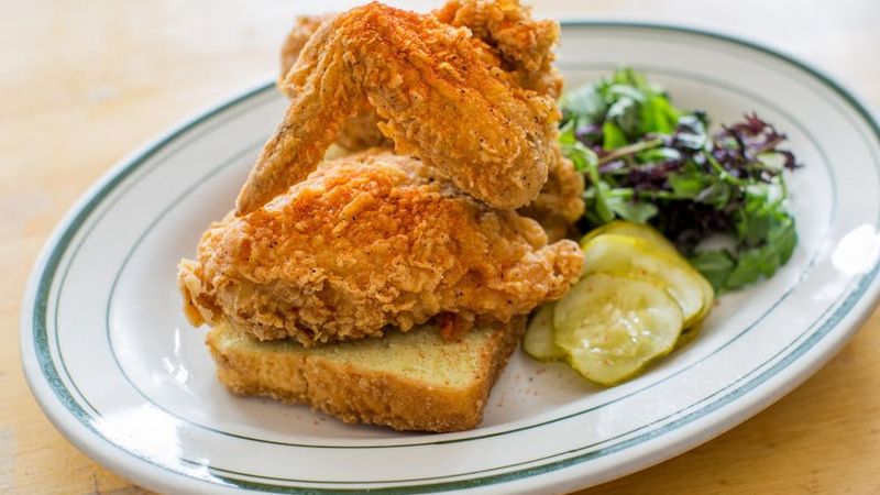 18 New York Restaurants Where Fried Chicken Still Tastes Like Grandma Made It - Decor Hint Peaches Shrimp and Crab