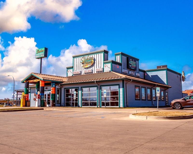 13 Reasons North Dakota Was Named One Of America's Least Fun States - Decor Hint Limited Dining and Restaurant Variety