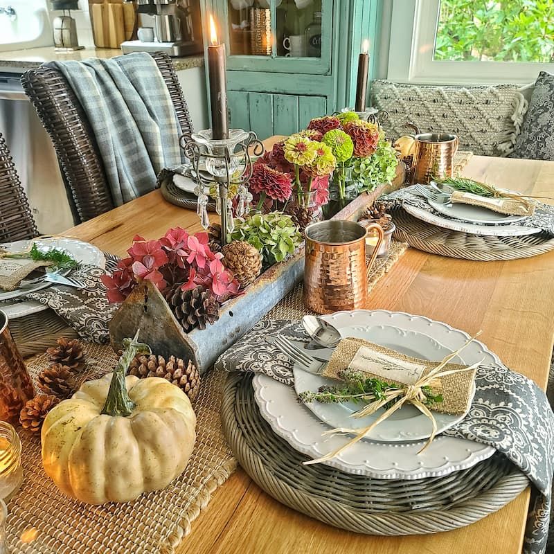 Chic Thanksgiving Decor Trends New Yorkers Are Loving This Year - Decor Hint Vintage Finds Add Character And Stories