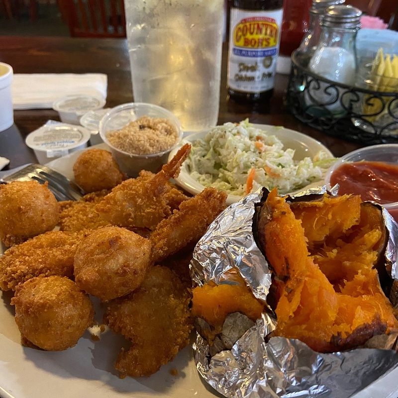 Mississippi Buffets Serving Delicious Catfish You Can't Miss - Decor Hint The Dinner Bell