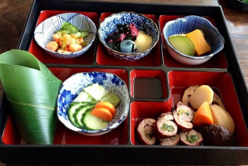 14 High End Colorado Seafood Spots Locals Recommend For A Special Night Out - Decor Hint Sushi Sasa