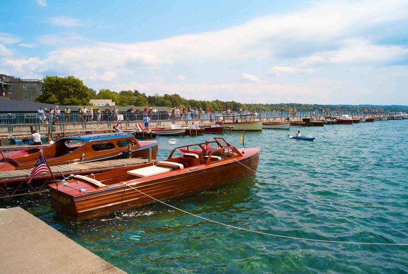 30 Charming Small Towns Across New York You'll Want To Visit - Decor Hint Skaneateles