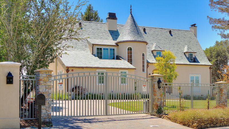 18 California Neighborhoods In 2025 Poised To Be The Most Expensive To Buy A Home - Decor Hint Hillsborough