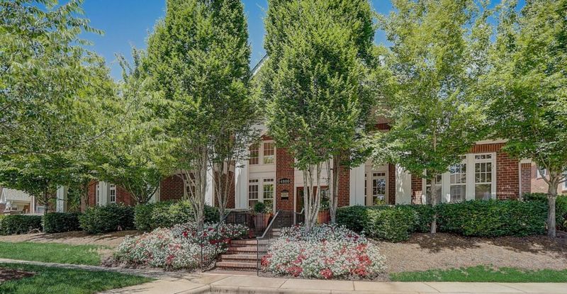 North Carolina's 25 Most Expensive Neighborhoods To Buy A Home In 2025 - Decor Hint Providence Park (Charlotte)