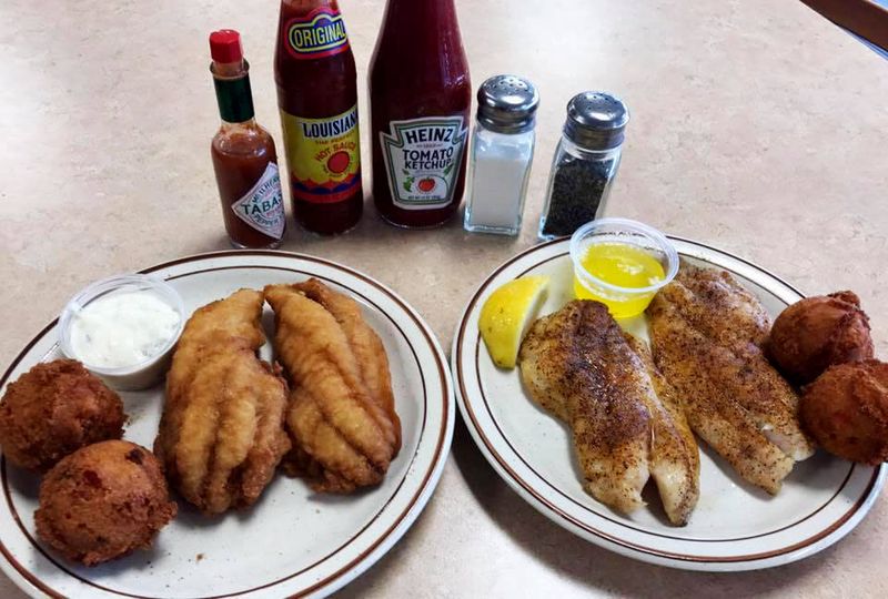 19 Oklahoma Fish Fry Joints Every Local Craves For That Golden Southern Crunch - Decor Hint White River Fish Market – Broken Arrow, OK