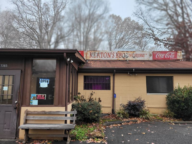 12 Family-Run Fried Chicken Restaurants In North Carolina - Decor Hint Keaton's BBQ & Chicken
