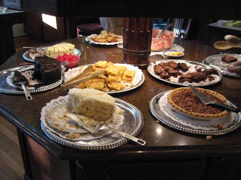 Local Georgia Favorites Serving The Kind Of Southern Food You'll Never Forget - Decor Hint Blue Willow Inn, Social Circle