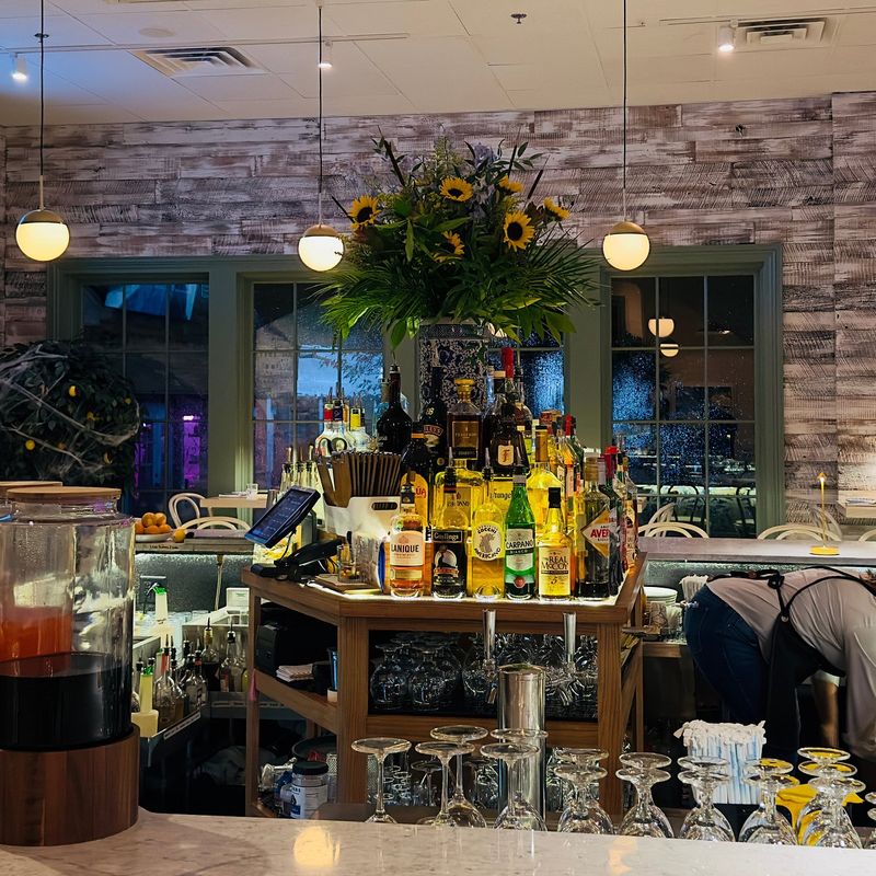 Relaxed Yet Attentive Service Style