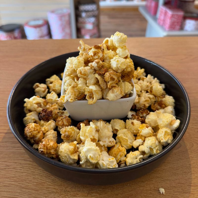 18 Tennessee Dishes Paying Tribute To Local Towns And Their Legendary Flavors - Decor Hint Pigeon Forge Kettle Corn