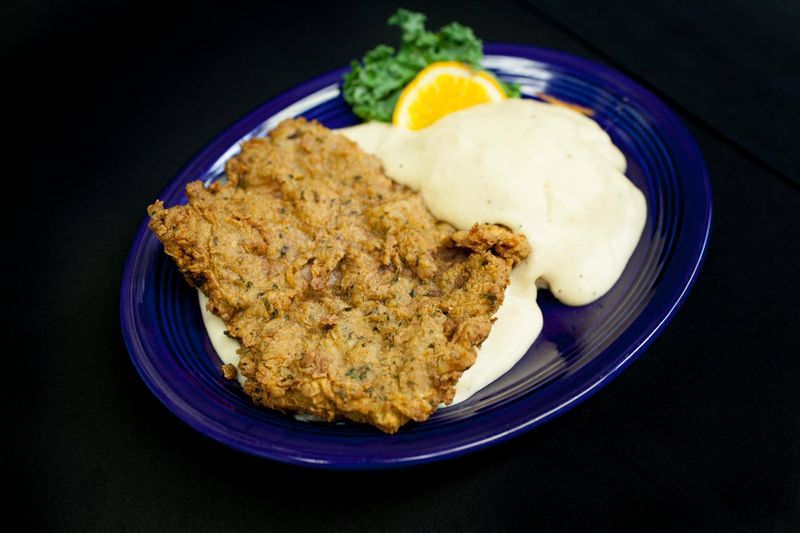 10 Oklahoma Chicken-Fried Steaks That Taste Just Like Grandma's - Decor Hint Hammett House Restaurant - Claremore