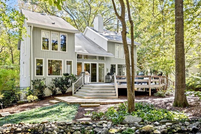 North Carolina's 25 Most Expensive Neighborhoods To Buy A Home In 2025 - Decor Hint The Oaks (Chapel Hill)
