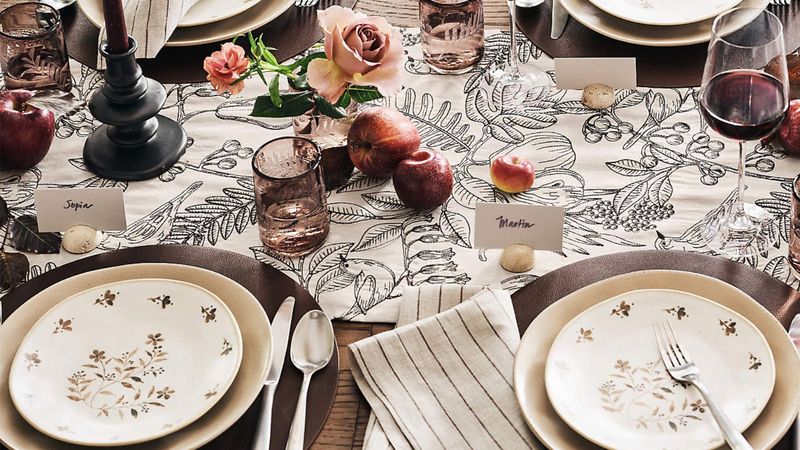 How California Homes Are Decorating For Thanksgiving In 2025 - Decor Hint Nostalgic Charm With Modern Comfort