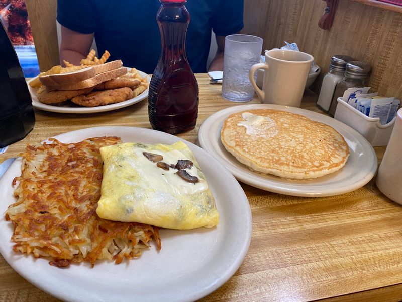 12 Small-Town Minnesota Breakfast Spots Worth A Road Trip - Decor Hint Charlie's Cafe