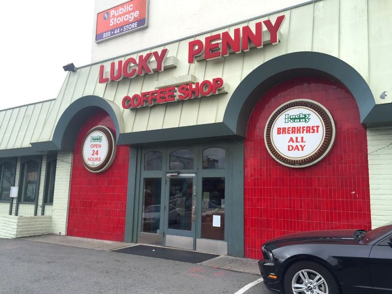 13 Retro Diners Across Nevada Serving Up Comfort Food Just Like The Good Old Days - Decor Hint Lucky Spoon Diner