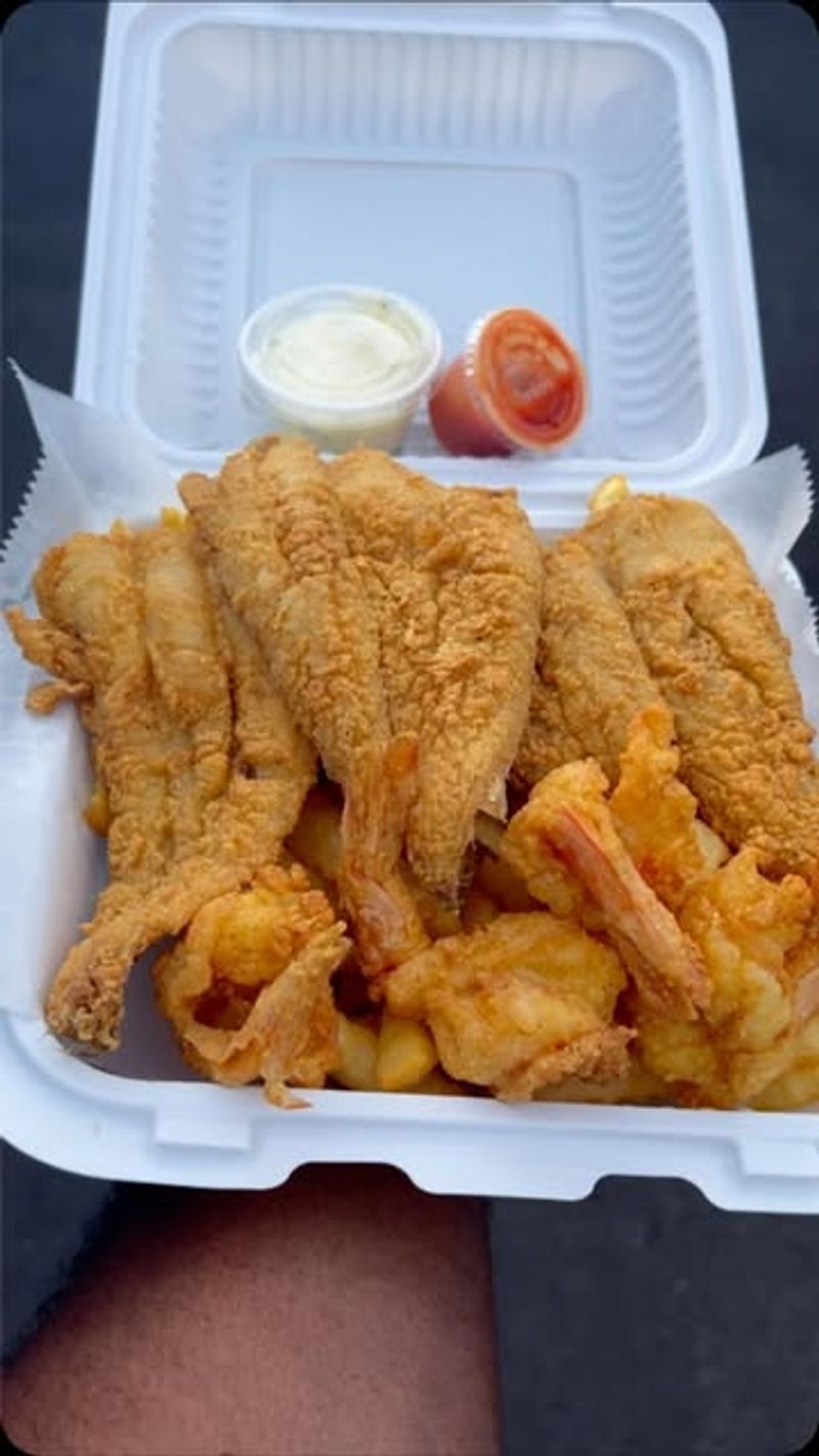 Roy's Fish Fry - Irvington