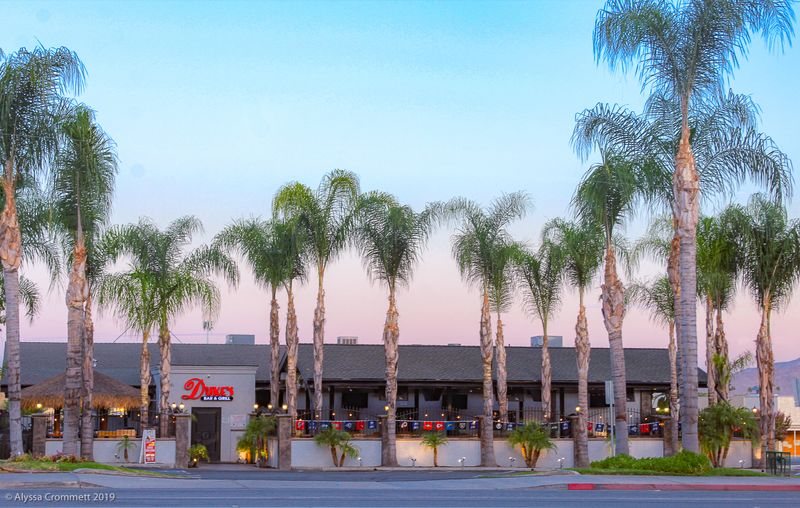 10 Indiana Pork Tenderloin Sandwiches Too Big For The Bun - Decor Hint Dukes Bar and Grill in Bloomington
