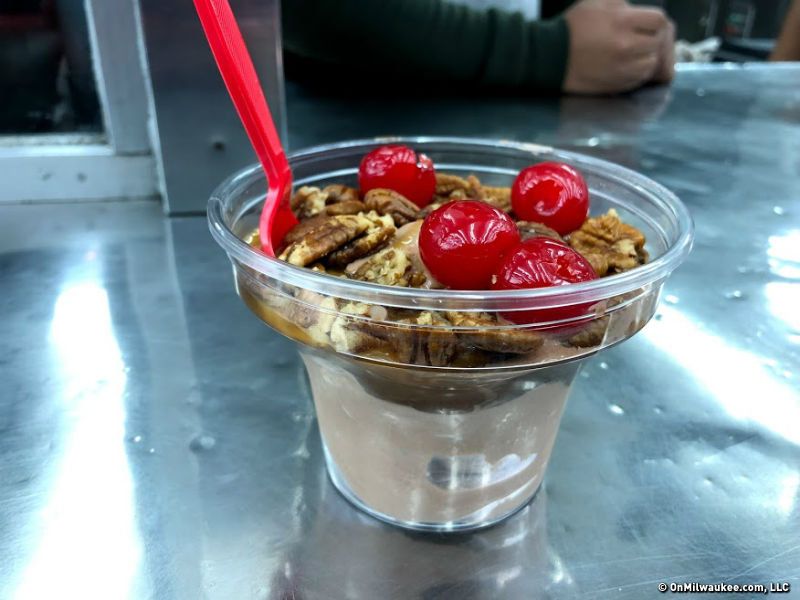 14 Wisconsin Restaurants Keeping Classic Comfort Food Alive - Decor Hint Leon's Frozen Custard