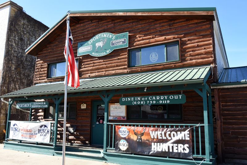 Wisconsin Catfish Hideaways Serving Crunchy, Golden Perfection - Decor Hint Sportsmen's Lounge & Supper Club, Muscoda