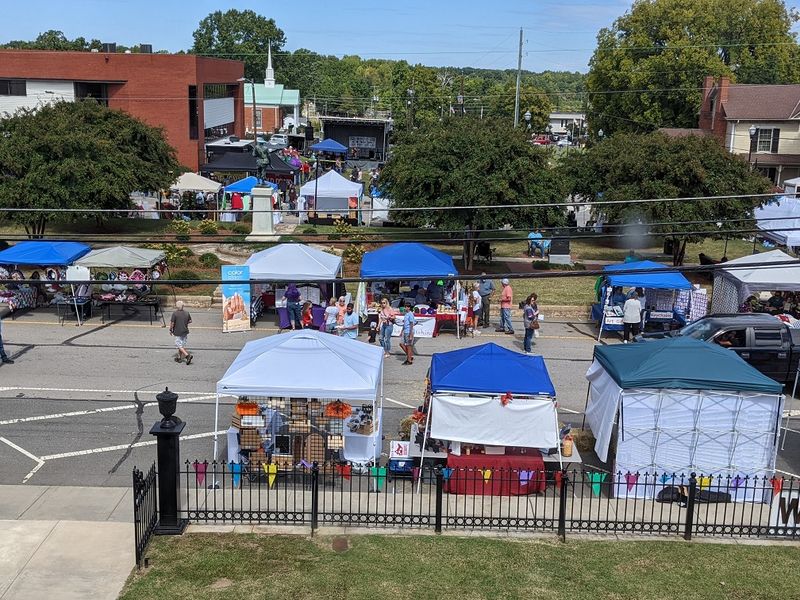 North Carolina Autumn Festivals Where The Food Steals The Spotlight - Decor Hint Yanceyville Bright Leaf Hoedown