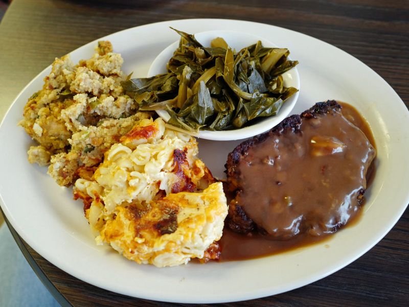 9 South Carolina Meat-And-Three Restaurants Known For Big Flavor - Decor Hint Ray's Diner