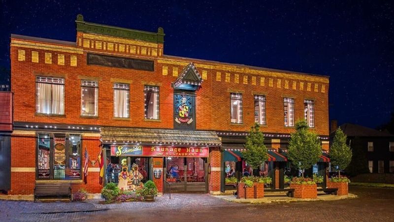 Ohio Restaurants That Stay Busy Without Spending On Ads - Decor Hint Schmidt's Sausage Haus und Restaurant