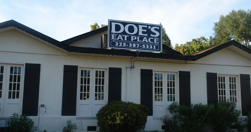 10 Mississippi Catfish Restaurants That Get The Crunch Just Right - Decor Hint Doe's Eat Place