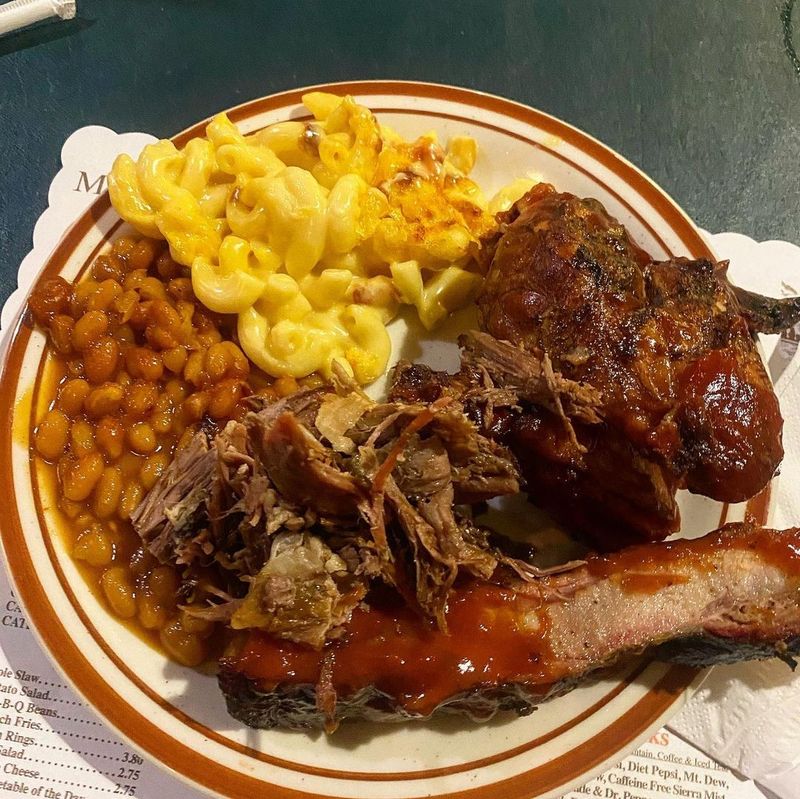 Moonlite Bar-B-Q Inn